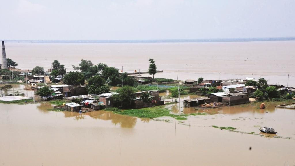 0. 30050300 1503055158 p18dlpix the level of ganges water has increased at kangan ghat patna city on tuesday